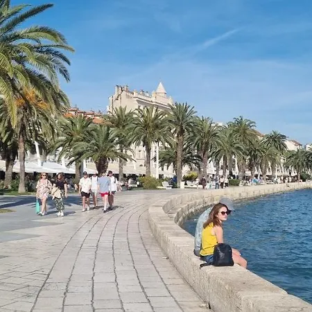 דירה Charming In Center